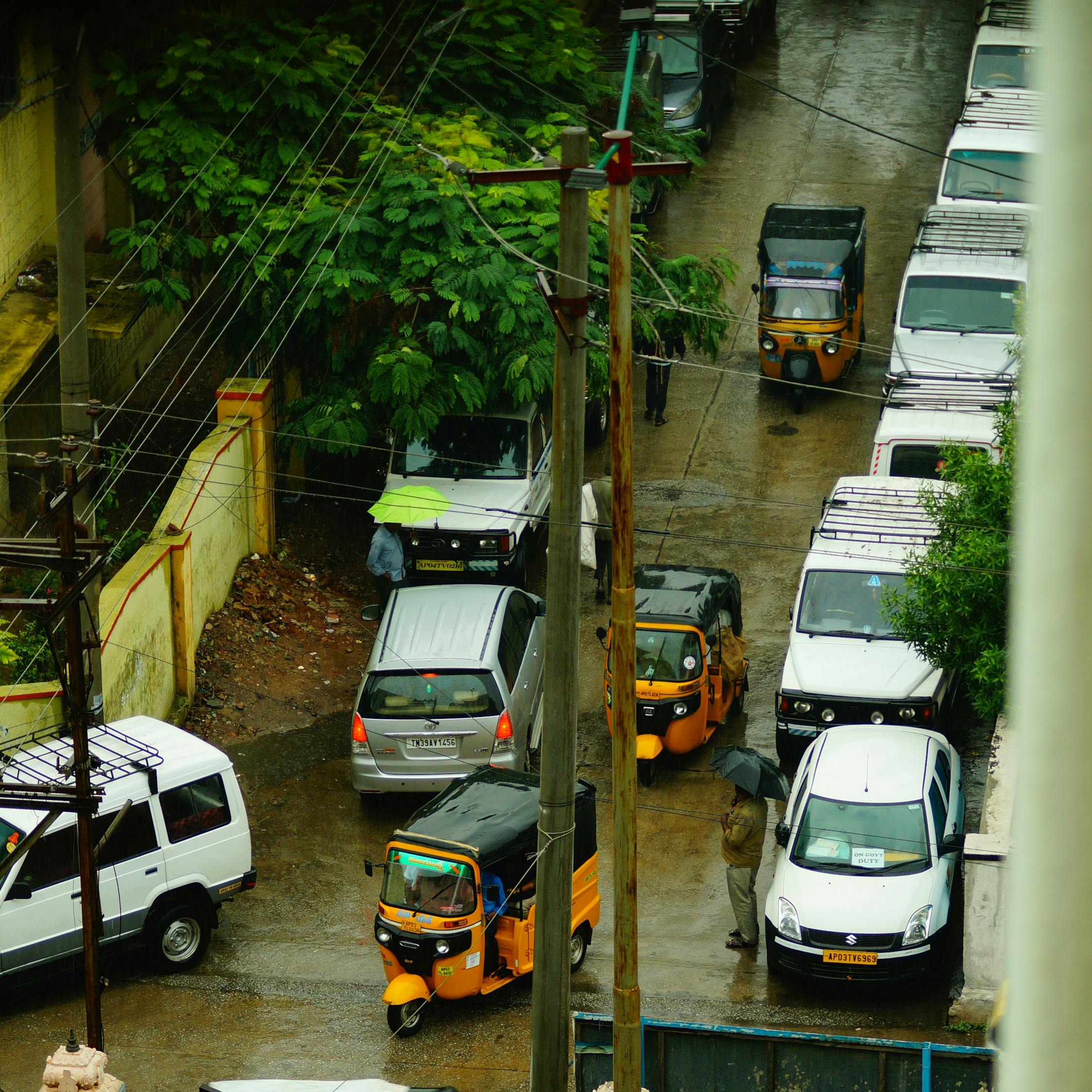 乡里彩虹城里雨——乡村与城市的情感交织之旅电视剧
